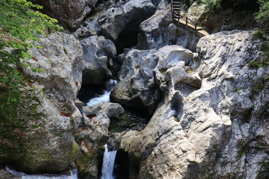 久万高原町　八釜の甌穴群