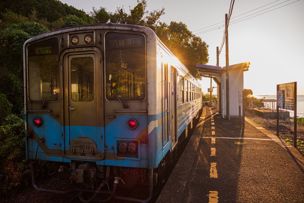 【愛媛県伊予市・大洲市】JR喜多灘駅で出会う、瀬戸内海の静けさと美しさ