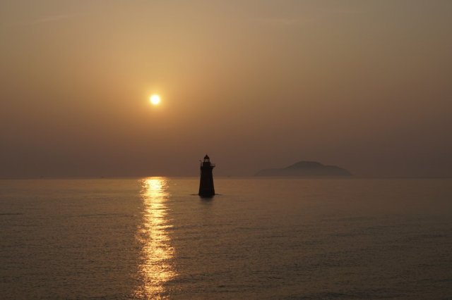 唐子浜の赤灯台
