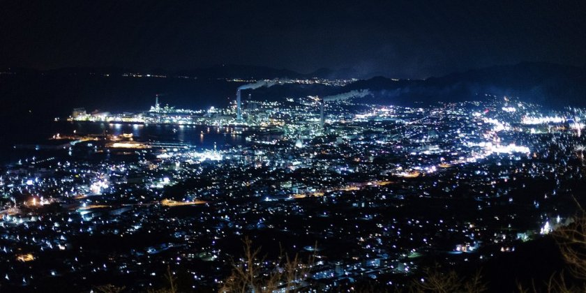 愛媛最大級のスケールを誇る夜景スポット 具定展望台 ロマンティックな気分に浸れる夜景スポット 愛媛 旅の特集 愛媛県の公式観光サイト いよ観ネット