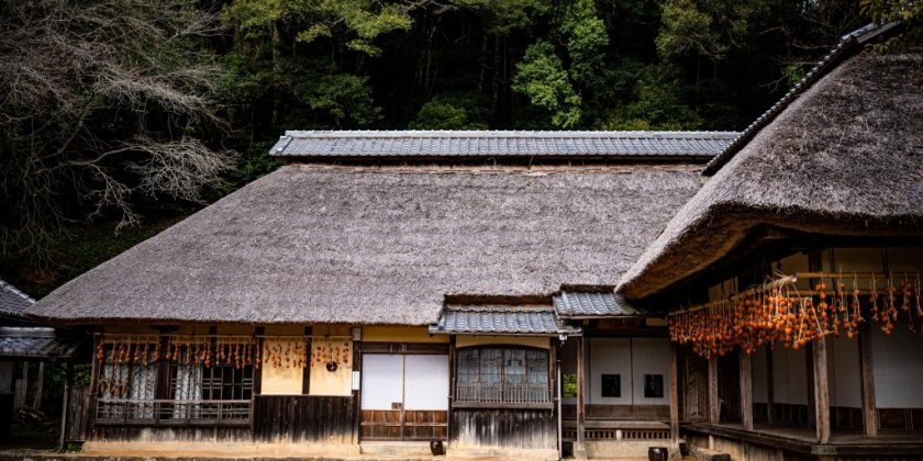 約250年前に建てられた藁葺き屋根の旧庄屋・毛利家屋敷｜南予でしか