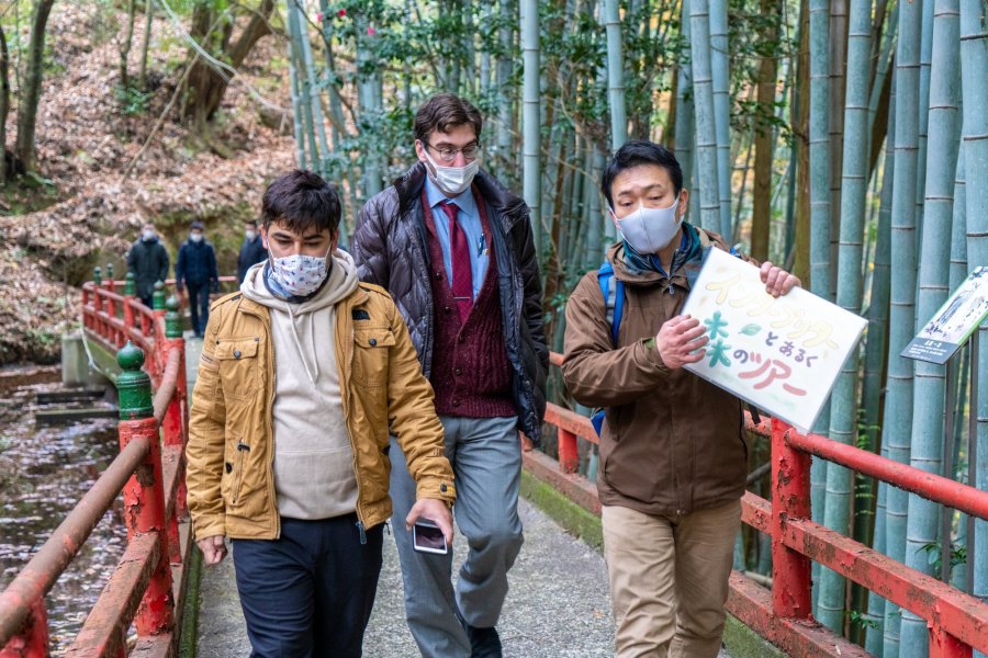 大蛇伝説の残る渓谷「湧ヶ淵」エコツアー【松山市】