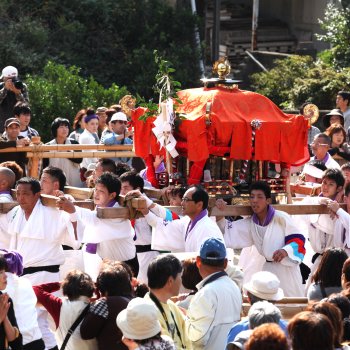 お供馬の走り込み（菊間祭）