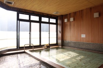 本谷温泉館
