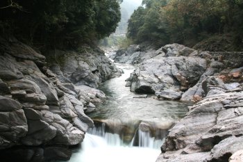 中山川渓谷