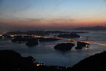 来島海峡大橋群夜景