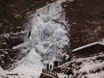 白猪の滝（冬）