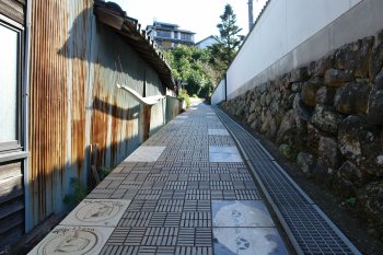 陶板の道