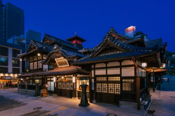 道後温泉本館　外観（南西・夜）D1