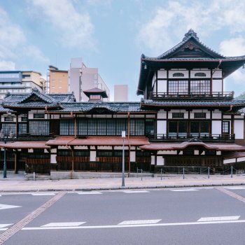 道後温泉本館　外観（南側・昼）D