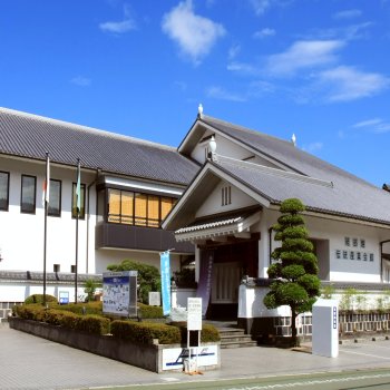 砥部焼伝統産業会館